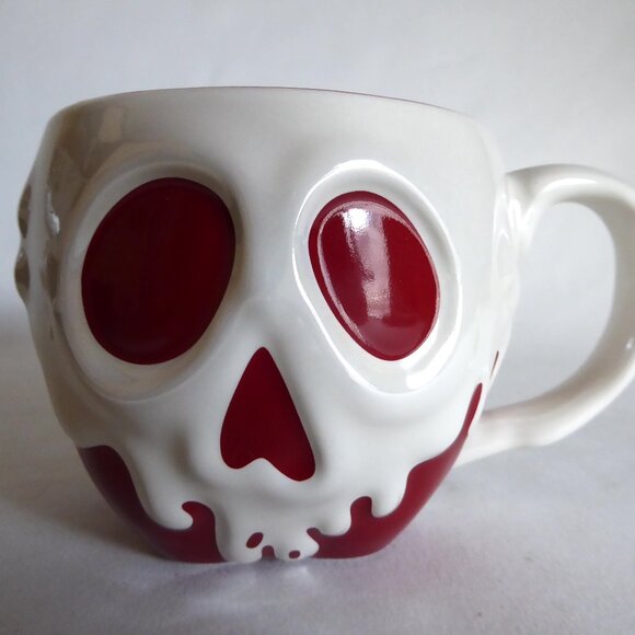 (NEW) DISNEY STORE SNOW WHITE POISON APPLE JUST ONE BITE CERAMIC MUG SET OF 2 - Picture 3 of 8